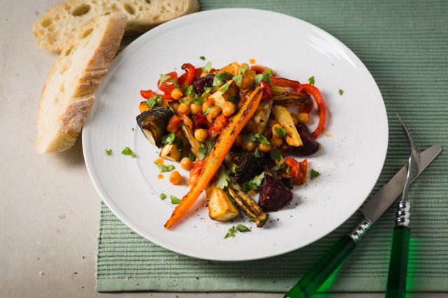 Roast_vegetables_with_chickpeas -1476